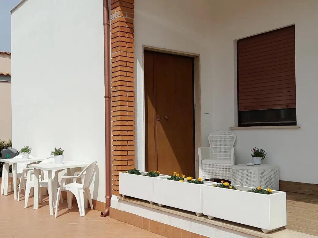 Guest House Al Mare Civitavecchia Exterior photo